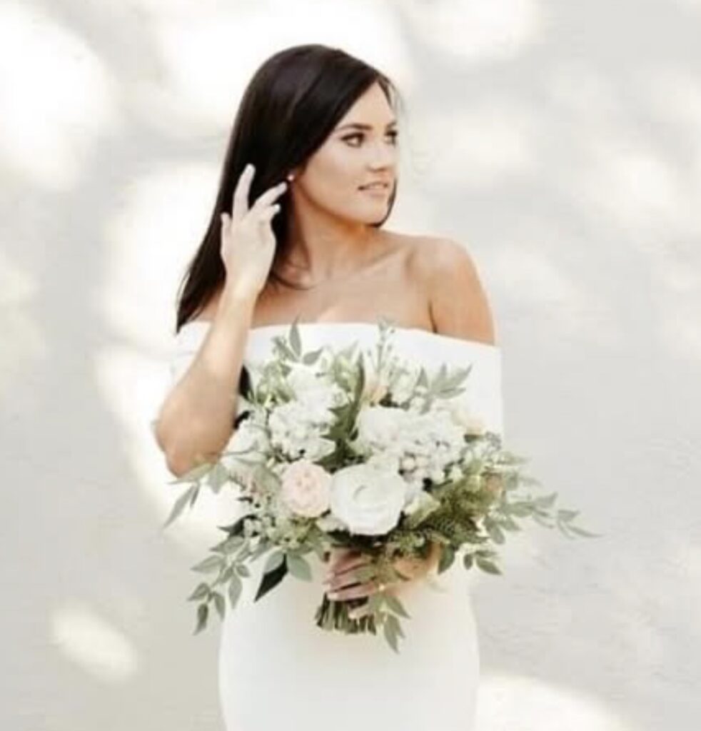 Winter wedding bouquet, elopement near Greenville South Carolina, quick elopement, where to elope in South Carolina, where to elope near Greenville South Carolina